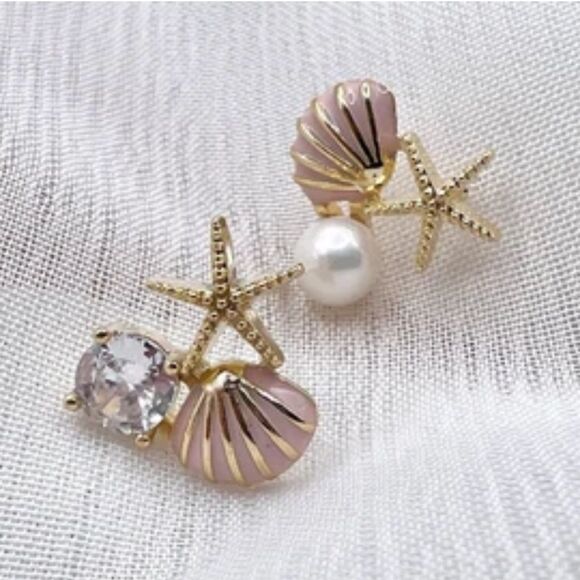 Anthropologie Jewelry - Starfish stud earrings N155